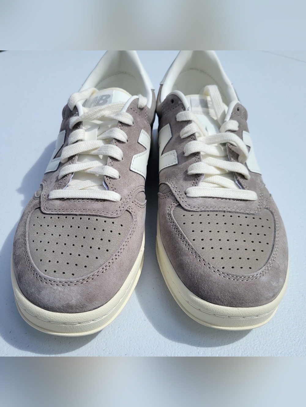 Mens Size 9 New Balance T500 sneakers in brown and white, brand new in box - Picture 4 of 16
